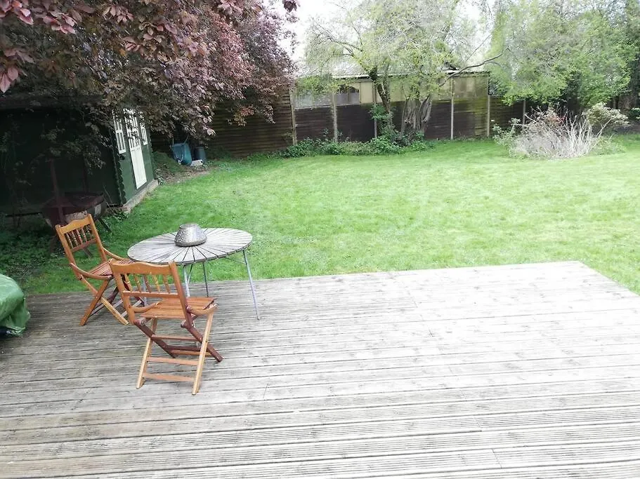 Holiday home River Cabin Retreat Shepperton United Kingdom