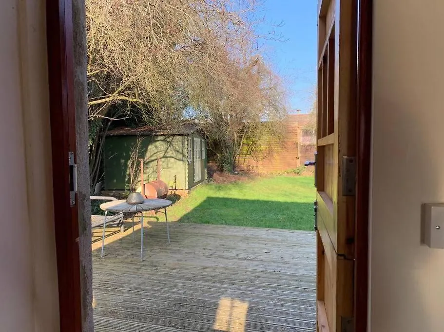 River Cabin Retreat Shepperton